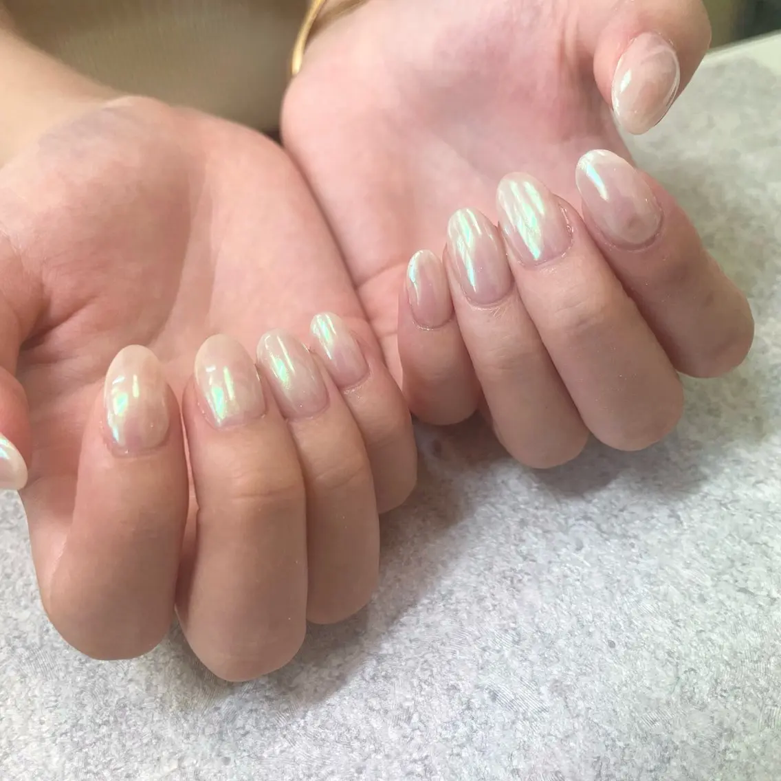 ネイル オーロラネイル Labelta 眞榮田のネイルデザイン