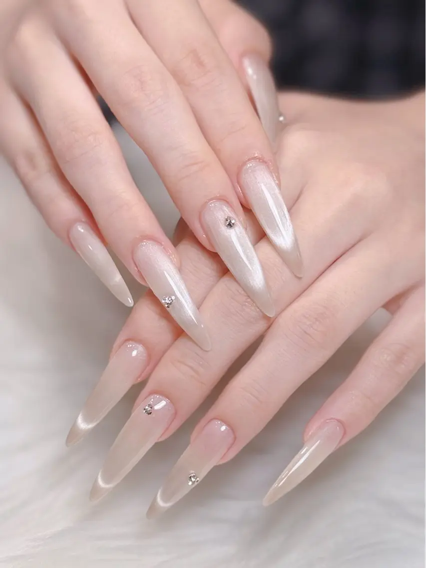 ネイル オーロラネイル チークネイル フットネイル フレンチネイル ジェルネイル ハンドネイル Nichi Nailsのネイルデザイン