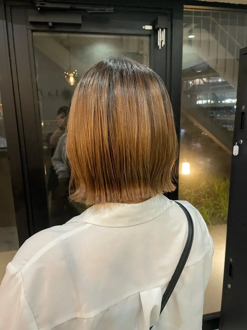 ミディアム ボブ 外ハネヘア la fith hinaのヘアスタイル