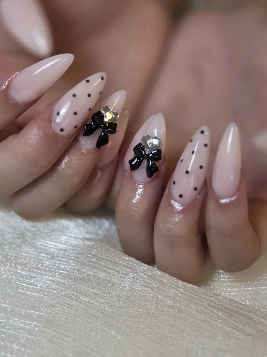 ネイル アートネイル ドット ワンカラーネイル リボン スカルプネイル Lady Nail Kiyokaのネイルデザイン