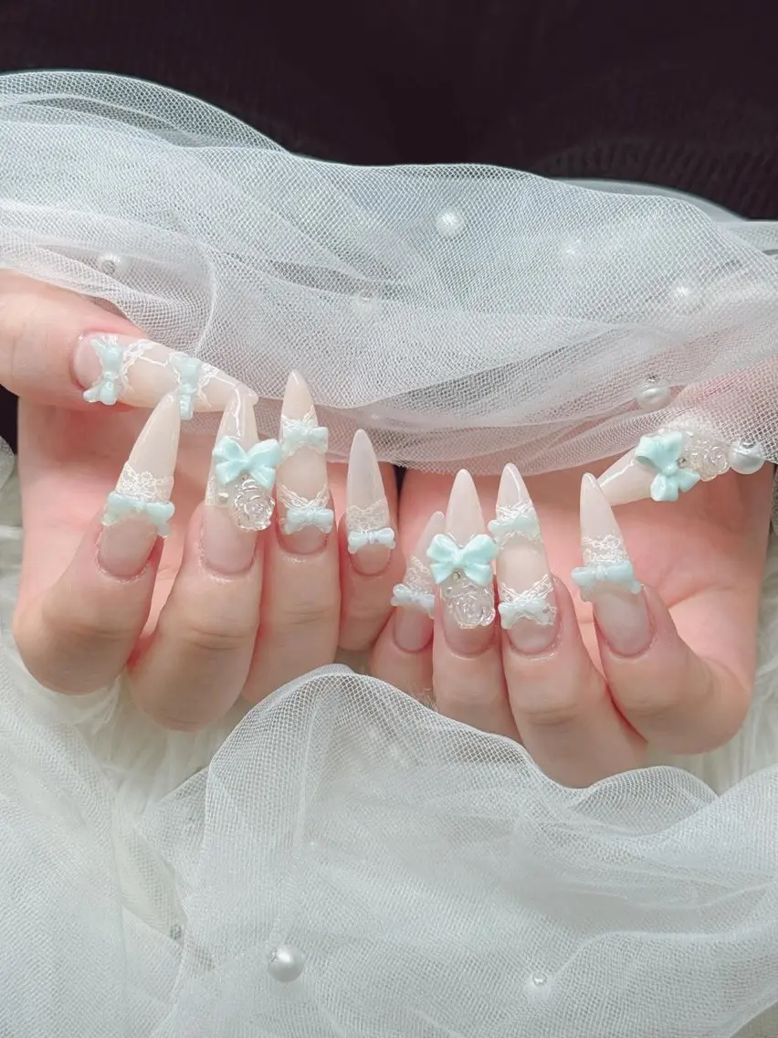 ネイル 長さ出し グラデーション 卒業式 キラキラネイル マグネットネイル ハンドネイル Lee Nailsのネイルデザイン