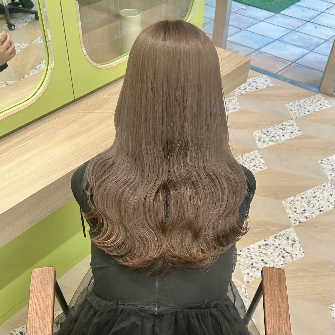 ロング カラー ベージュカラー ブリーチ ブラウンカラー ショコラベージュ 透明感カラー カット ヘアカラー トリートメント ブリーチなしベージュ /ヘアセット/ミユのヘアスタイル