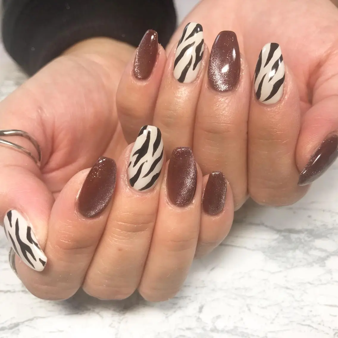 ネイル アニマル柄 フットネイル マグネットネイル ニュアンスネイル シンプルネイル nail fufla ♡yamane♡のネイルデザイン