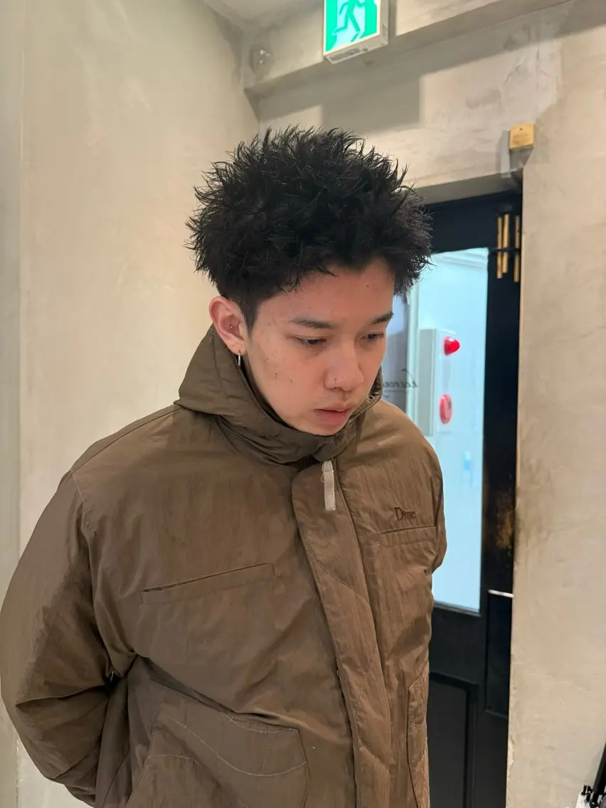 ショート パーマ メンズ メンズパーマ メンズショート スパイキーショート ショートヘア カット パーマ メンズショート/ピン パーマ/新宿/フウガのヘアスタイル