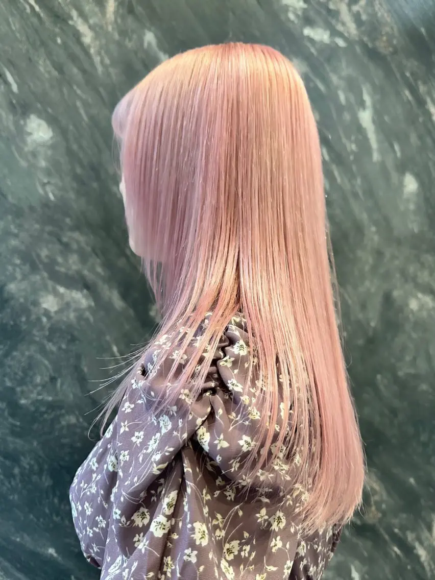 ロング カラー ブリーチ ケアブリーチ ピンクカラー ホワイトピンク カット ヘアカラー トリートメント 🦋レイヤーカット ミドリカワ🦋のヘアスタイル