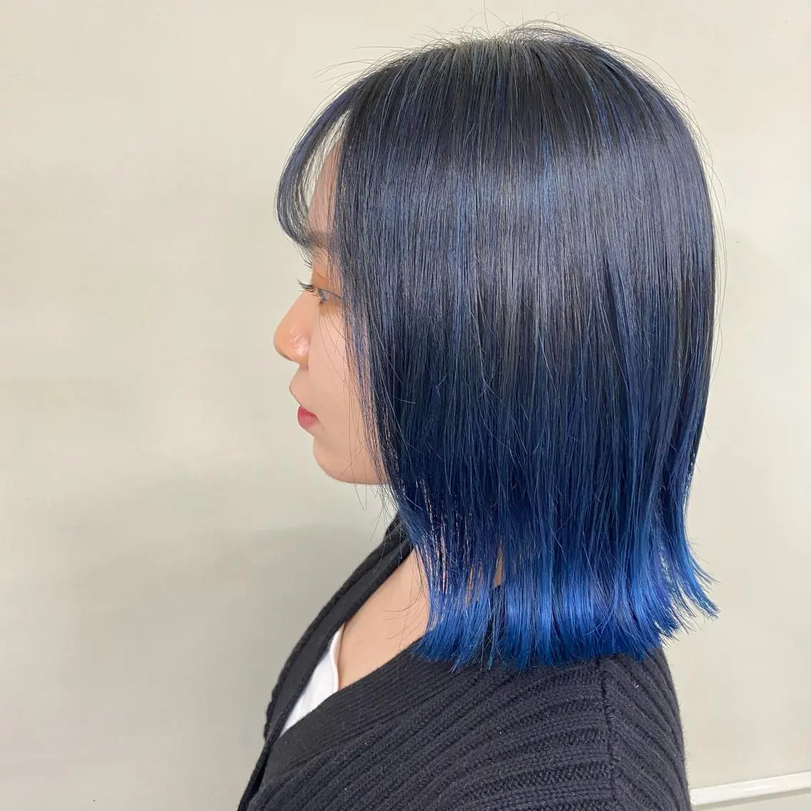 セミロング エクステ ハイトーン 💭黒崎ハルカのヘアスタイル