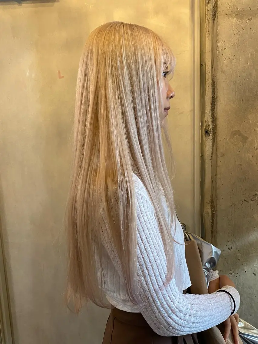 ケアブリーチ＋カラー＋3stepトリートメント(ハイライトカラーに変更可)の写真