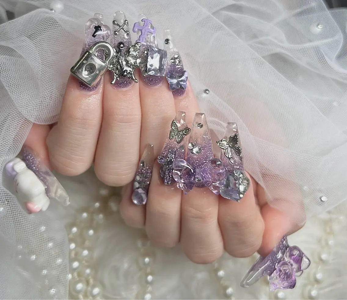 ネイル チークネイル フレンチネイル キラキラネイル 韓国ネイル マグネットネイル ハンドネイル yuuna hbabynailのネイルデザイン