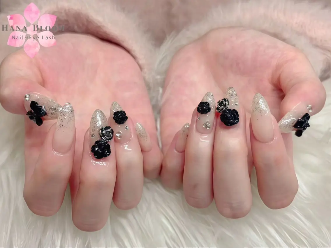 ネイル フレンチネイル ジェルネイル グラデーション ラメ(グリッター) マグネットネイル ハンドネイル ハンドケア Hana Bloom Nail Salonのネイルデザイン