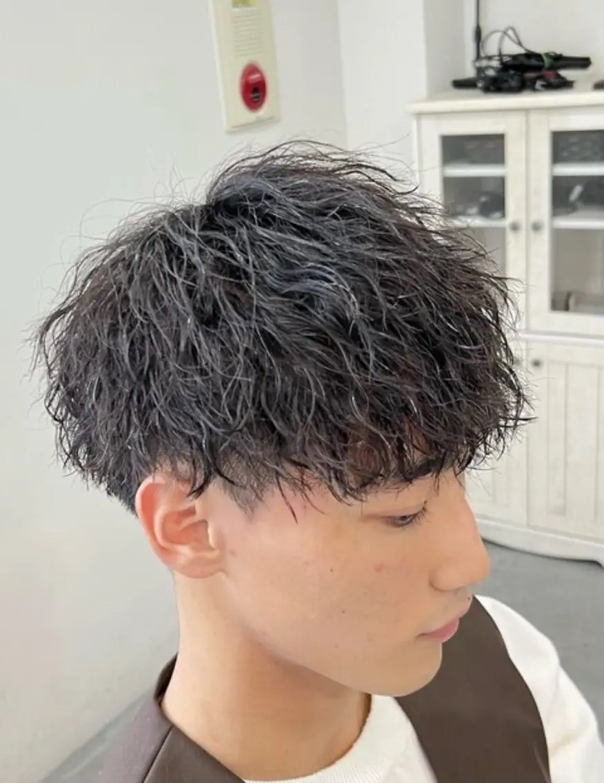 スタイリストメンズカット➕ツイストスパイラルパーマ➕ケアトリートメントの写真