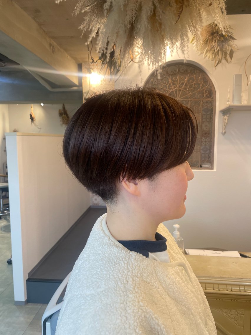 ショート 刈り上げ 荒牧 絵美のヘアスタイル