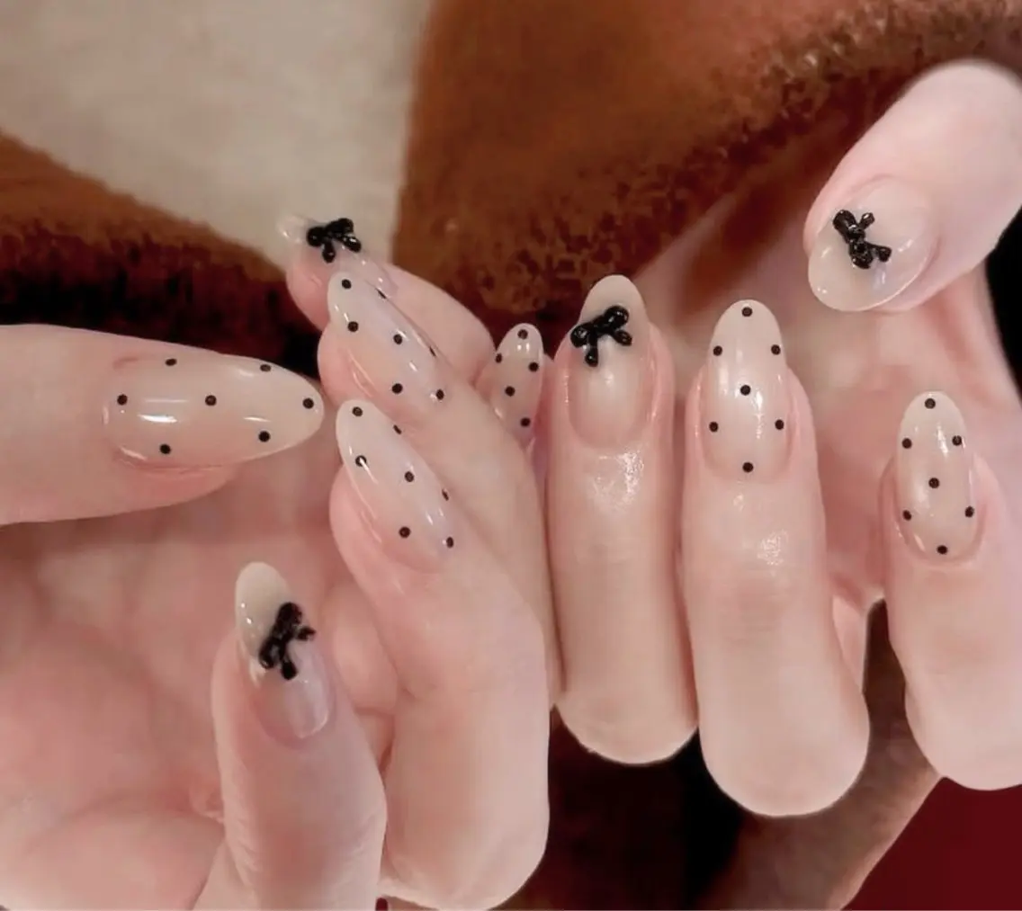 ネイル チークネイル 長さ出し フレンチネイル ガーリー ハート ハンドネイル ハンドケア Sun Nail 池袋のエステ・リラクイメージ