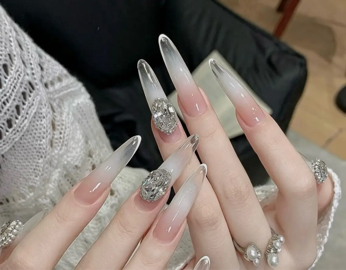 ネイル ハンドネイル Luvia Ginzaのネイルデザイン