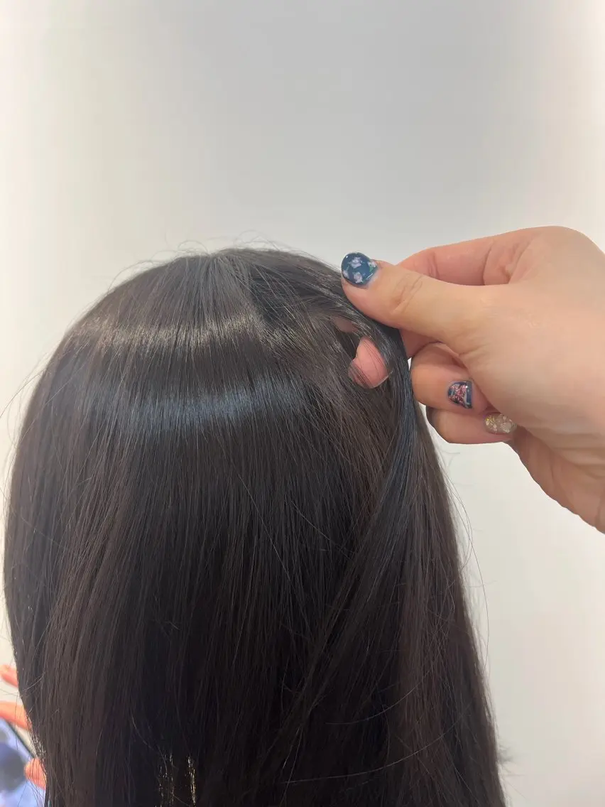 カラー 鶴田 瑠夏のヘアスタイル