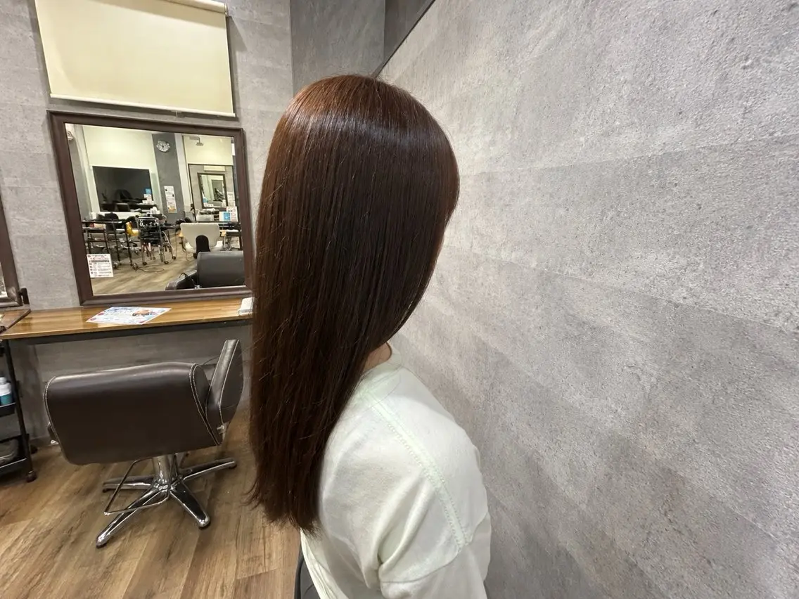 ロング ヘアカラー 宮本 莉奈のヘアスタイル