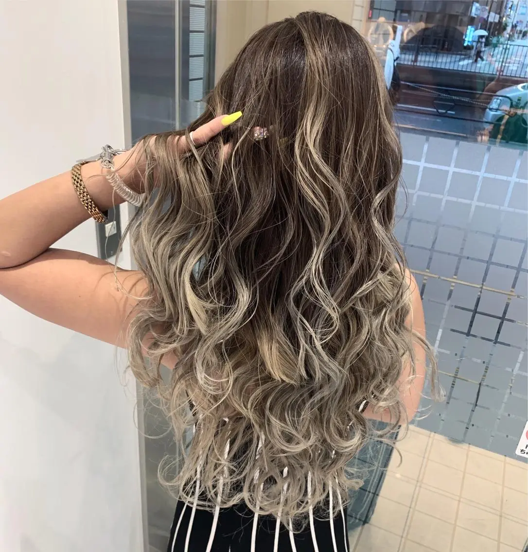 ロング カラー バレイヤージュ レイヤーカット カット ヘアカラー ブリーチ/バレイヤ ージュ川端裕司のヘアスタイル
