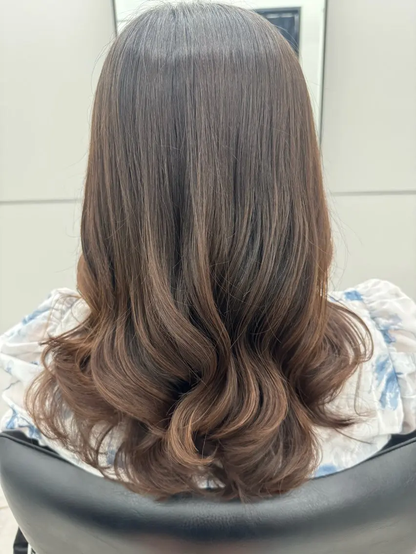 セミロング パーマ カット パーマ デジタルパーマ🫧 韓国風ヘア🫧サクラのヘアスタイル