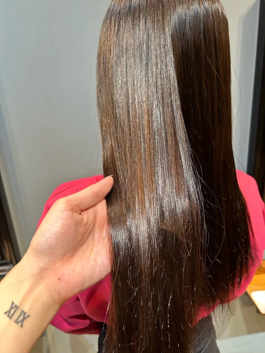セミロング 縮毛矯正 樋富 優香のヘアスタイル