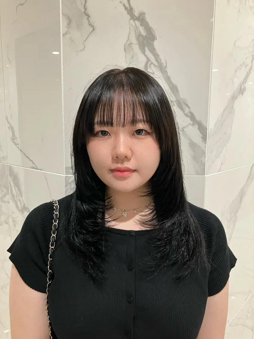 ミディアム レイヤーカット CLALA広島 美月✨️のヘアスタイル