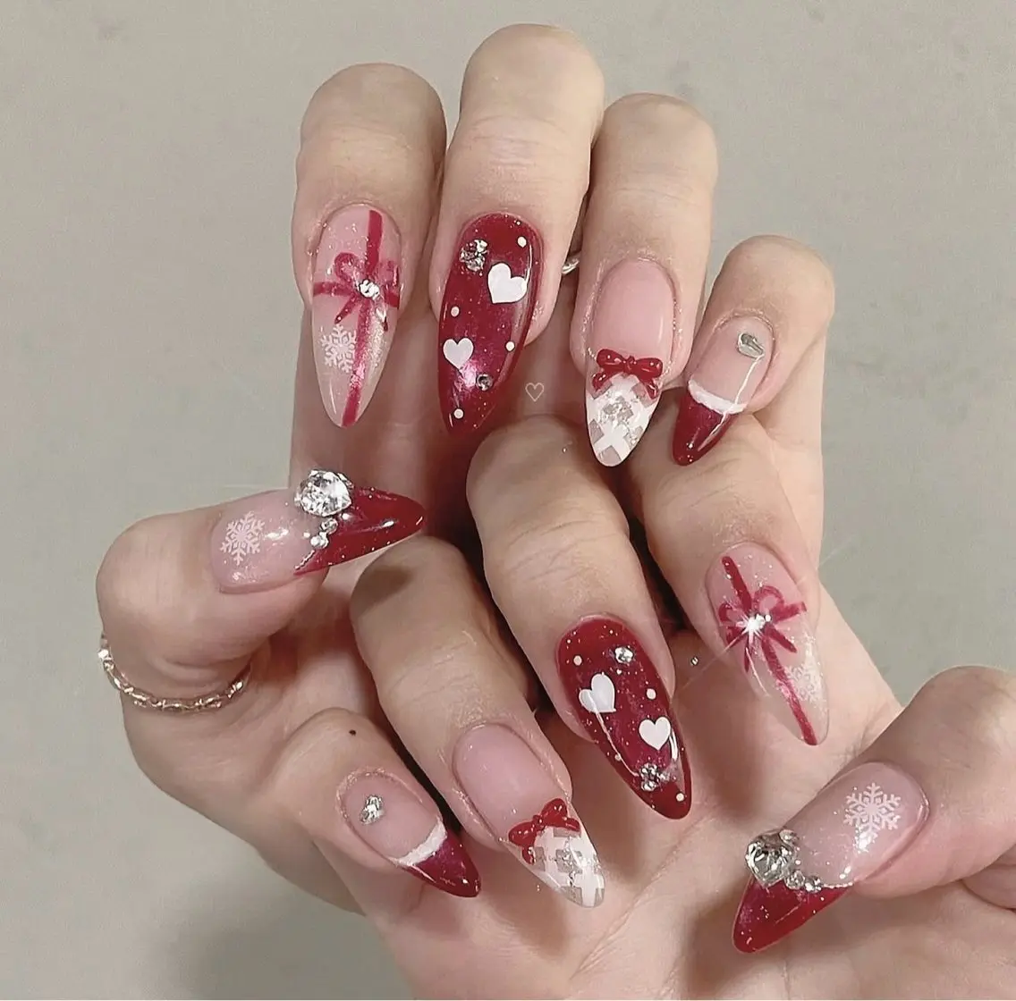 ネイル チークネイル フレンチネイル グラデーション 韓国ネイル マグネットネイル Hana Nailのネイルデザイン
