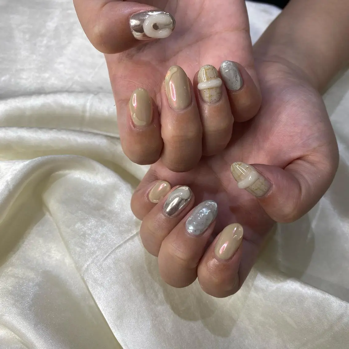 ネイル ハンドネイル 西岡 杏のネイルデザイン