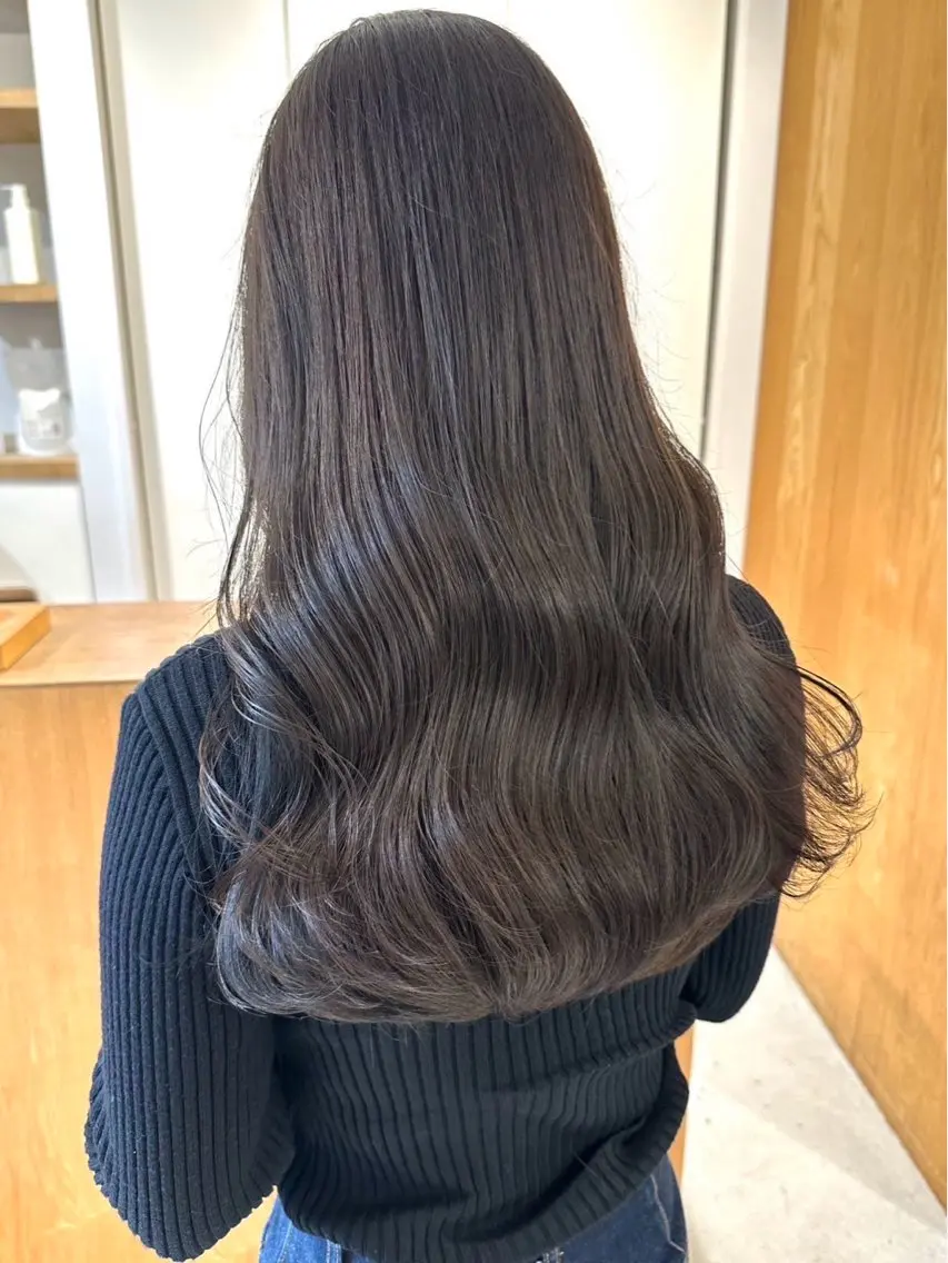 ロング やまもと さきのヘアスタイル