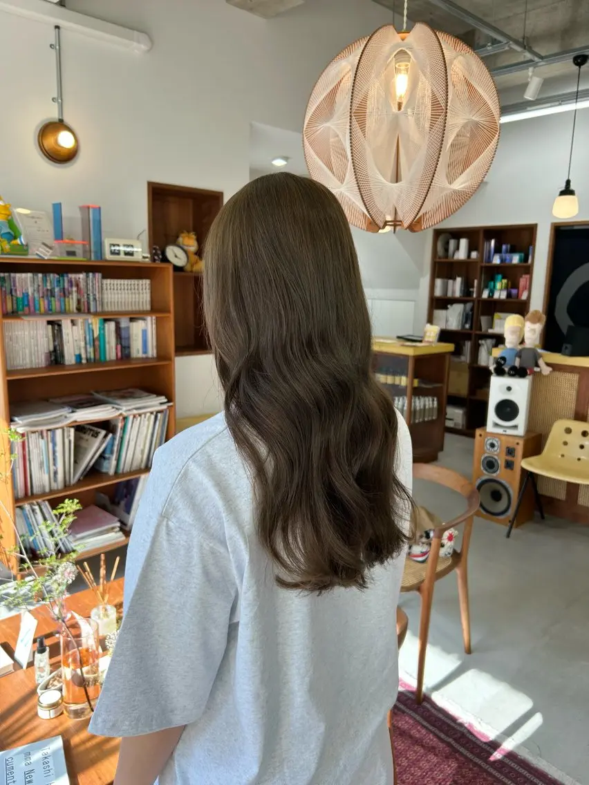 カラー ブリーチ ダブルカラー ブリーチなしカラー 藤原 あかりのヘアスタイル