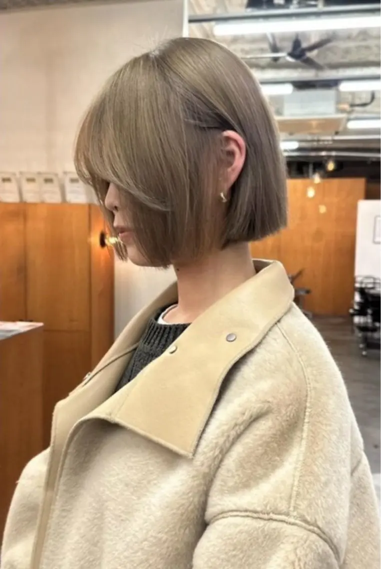 カラー ベージュカラー ブリーチ ヘアカラー 加藤 優那のヘアスタイル