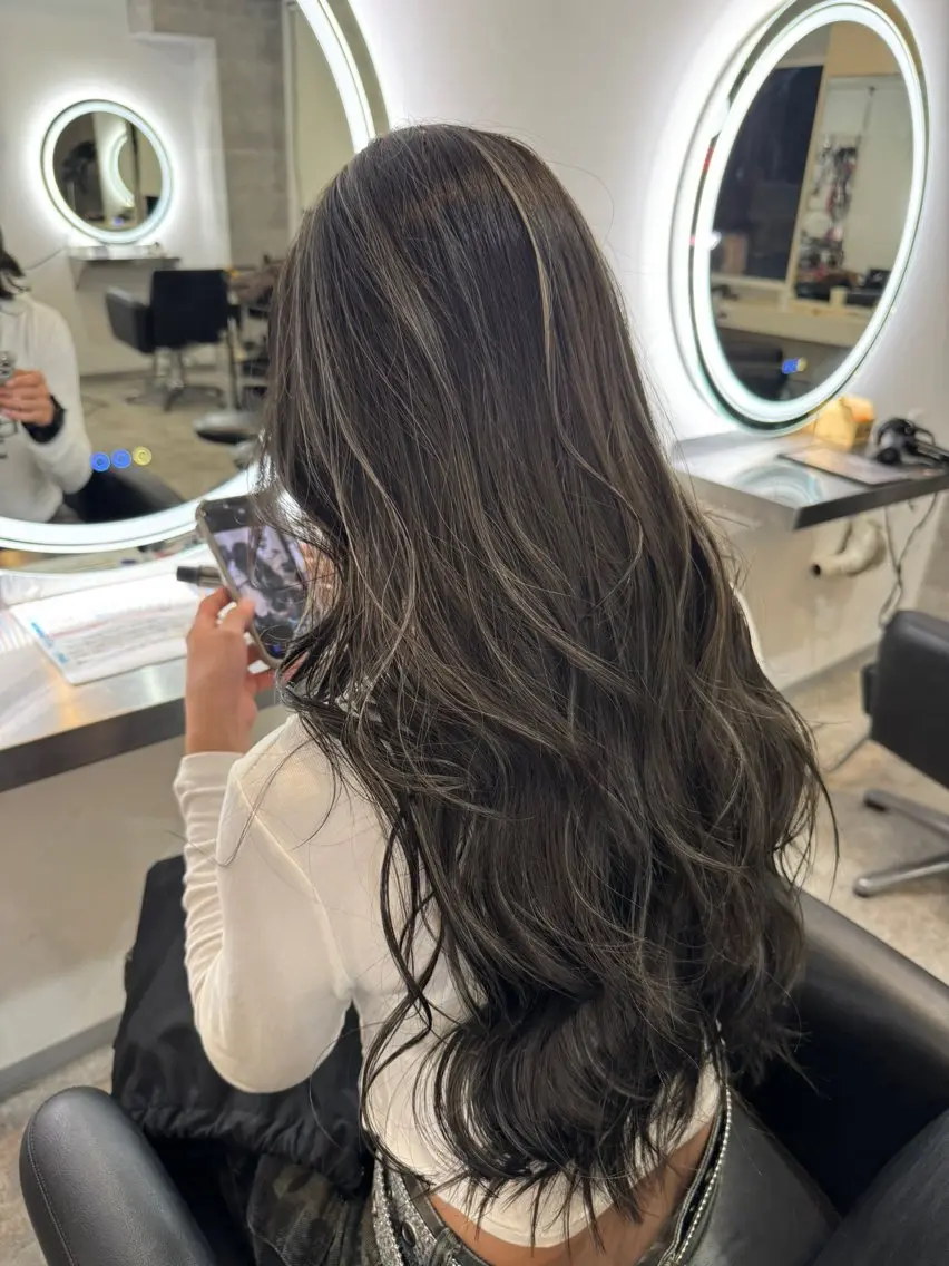 ロング カラー ハイライトカラー ハイライト ヘアカラー トリートメント 💎夏葵 ハイライト /デザイン指名No1のヘアスタイル