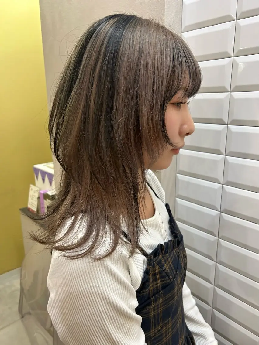 セミロング カラー デザインカラー カット ヘアカラー トリートメント hubhair レイヤー/透明感のヘアスタイル
