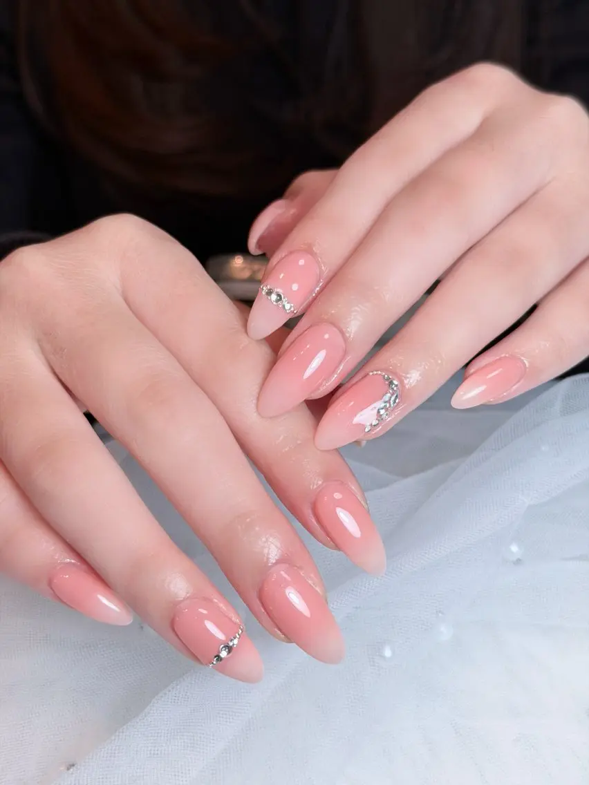 ネイル オーロラネイル ボルドー ブラウン 氷ネイル・うるうるネイル キラキラネイル ハンドネイル Julli NailStudioのネイルデザイン