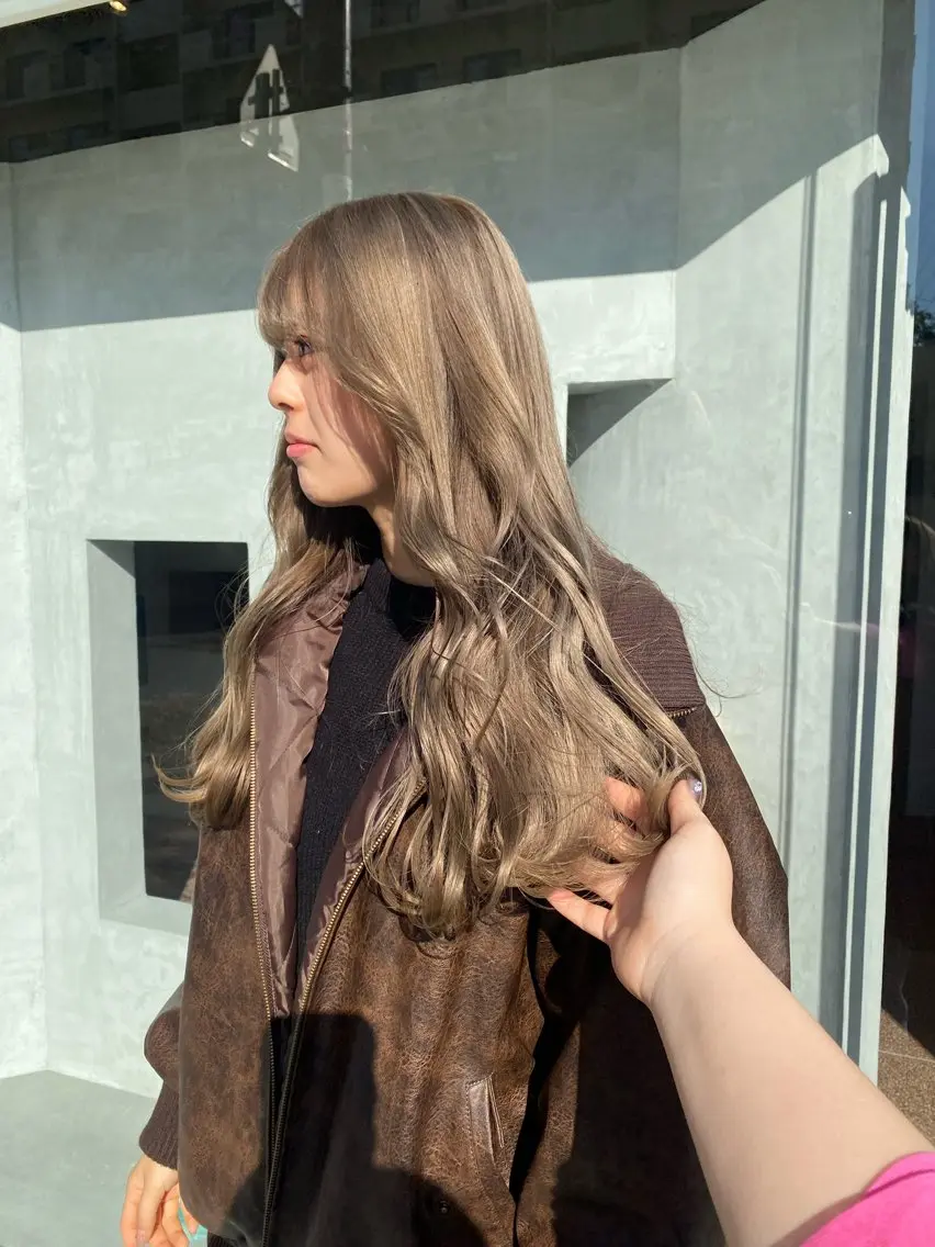 ロング カラー SOLAS 緑地公園店のヘアスタイル