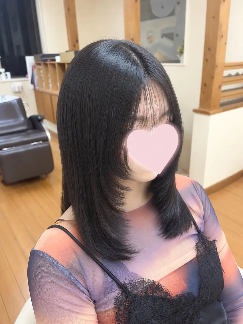 ミディアム 顔まわりレイヤー レイヤーカット カット LeR 彩花のヘアスタイル