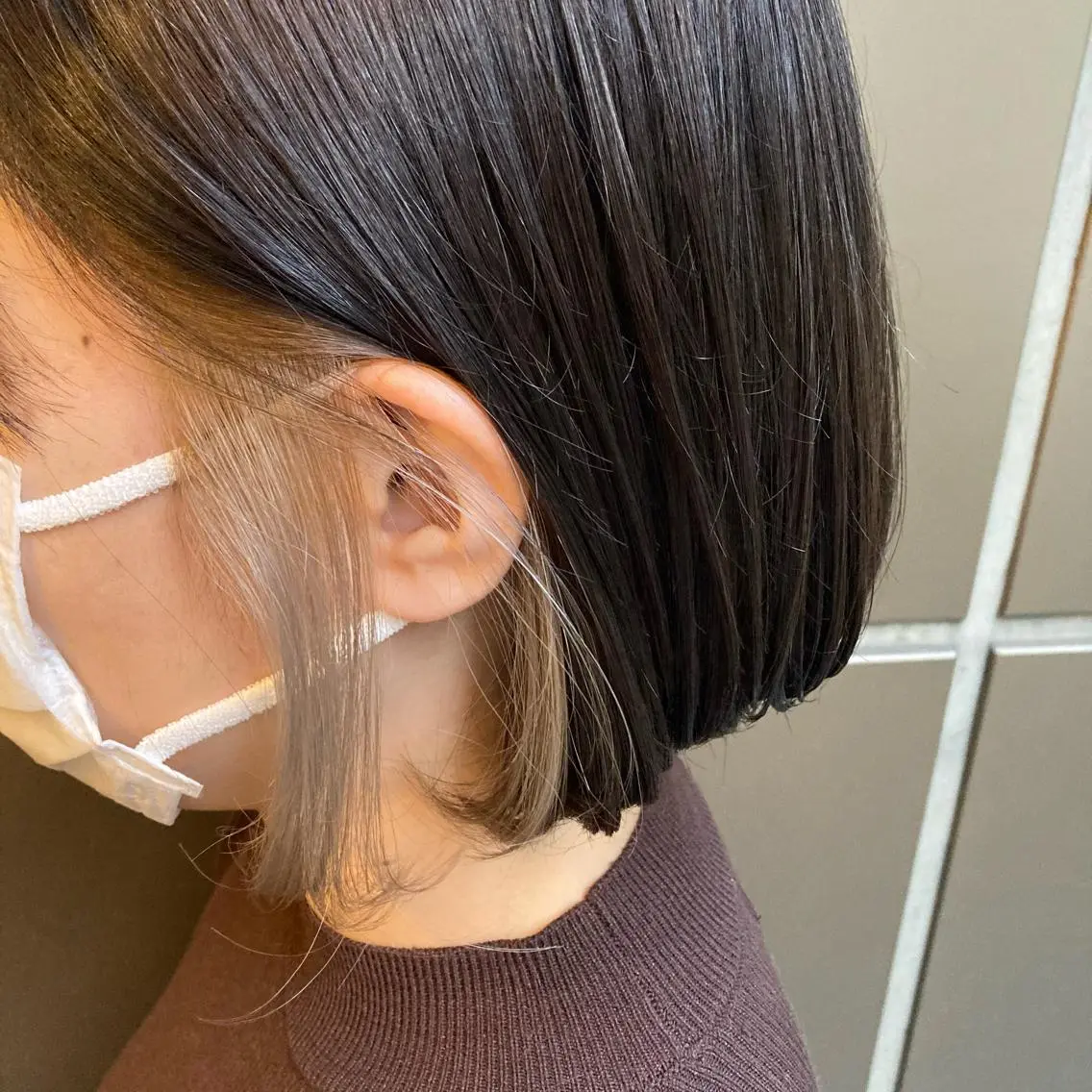 カラー ベージュカラー ブリーチ イヤリングカラー 松岡 知のヘアスタイル