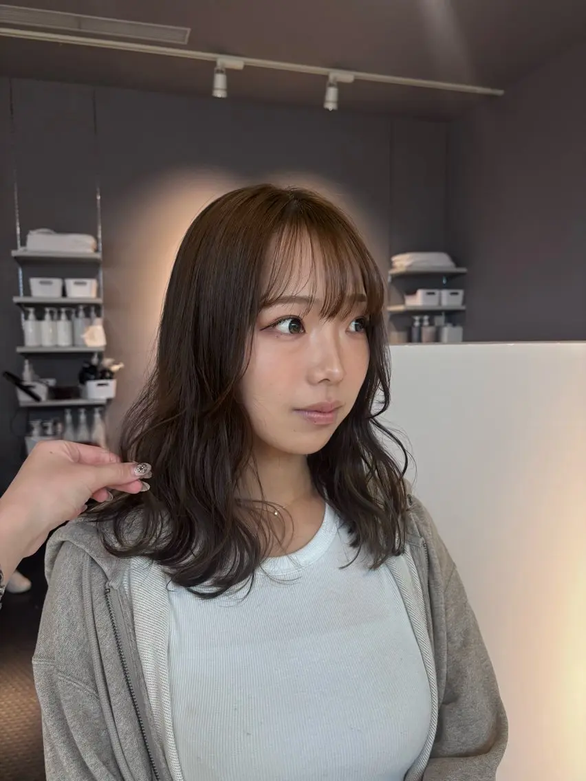 ミディアム 橋本 璃子のヘアスタイル