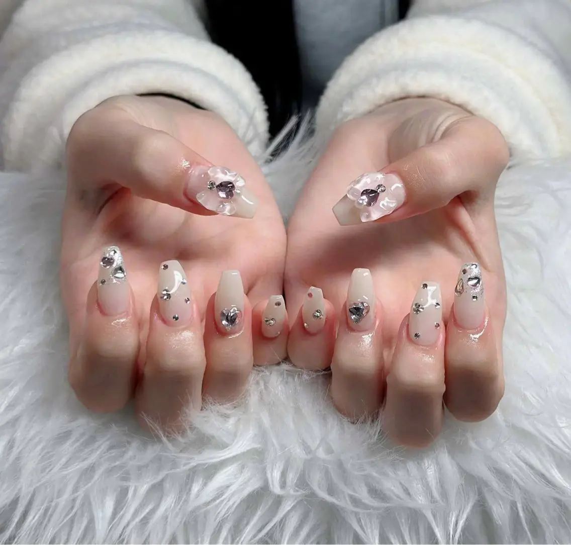 ネイル オーロラネイル フレンチネイル ジェルネイル ハロウィン キラキラネイル ハンドネイル H.baby Nail Salonのネイルデザイン