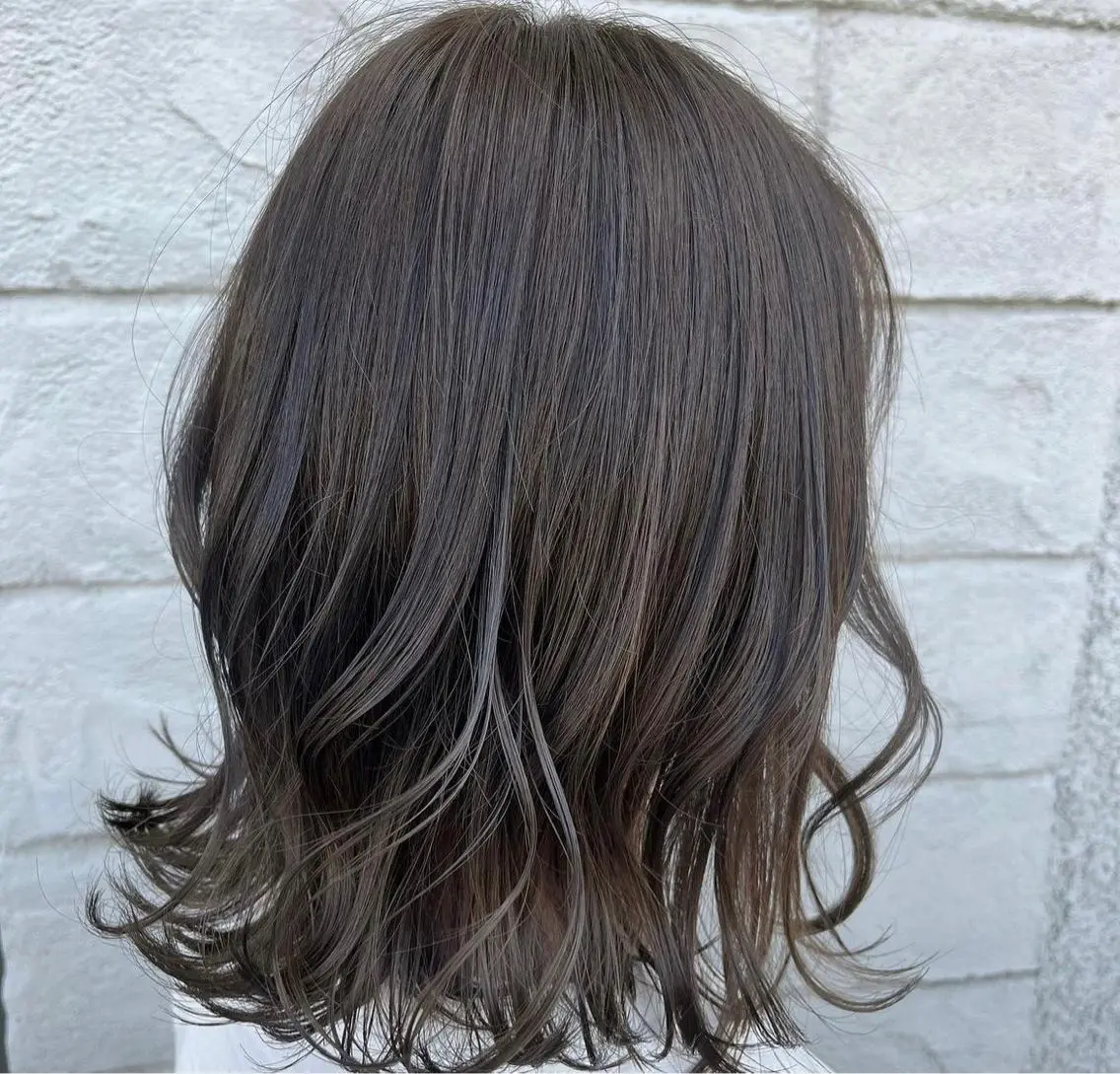 カラー 大賀 チサトのヘアスタイル