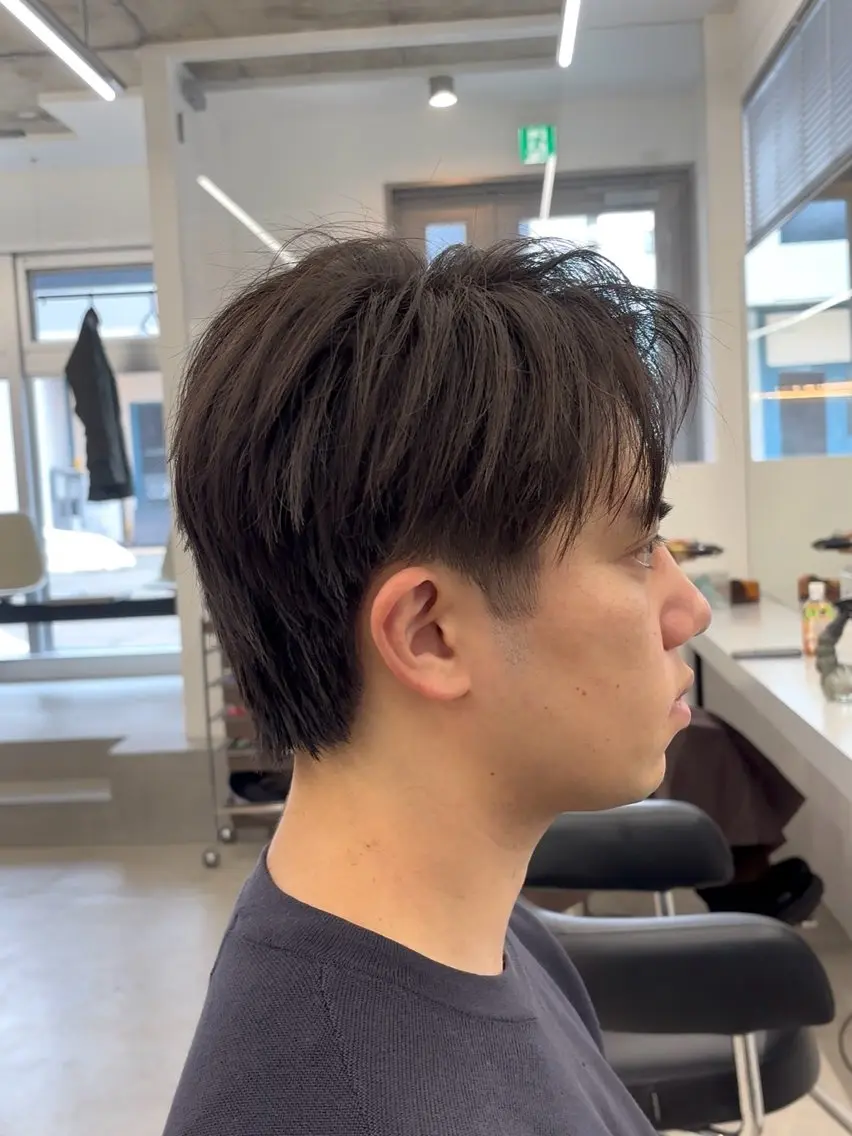 ショート パーマ メンズ アップバング メンズパーマ ニュアンスパーマ カット パーマ なりたひろと / フェザーパーマのヘアスタイル