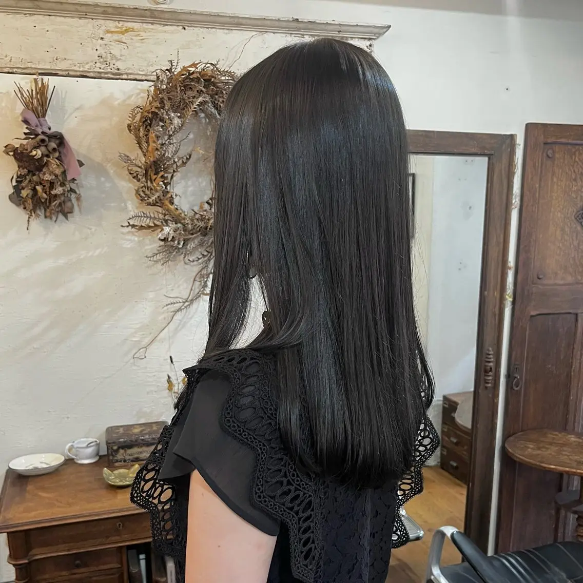 セミロング カラー ヘアカラー トリートメント 暗髪とオリーブ🌿 渡辺拓人のヘアスタイル