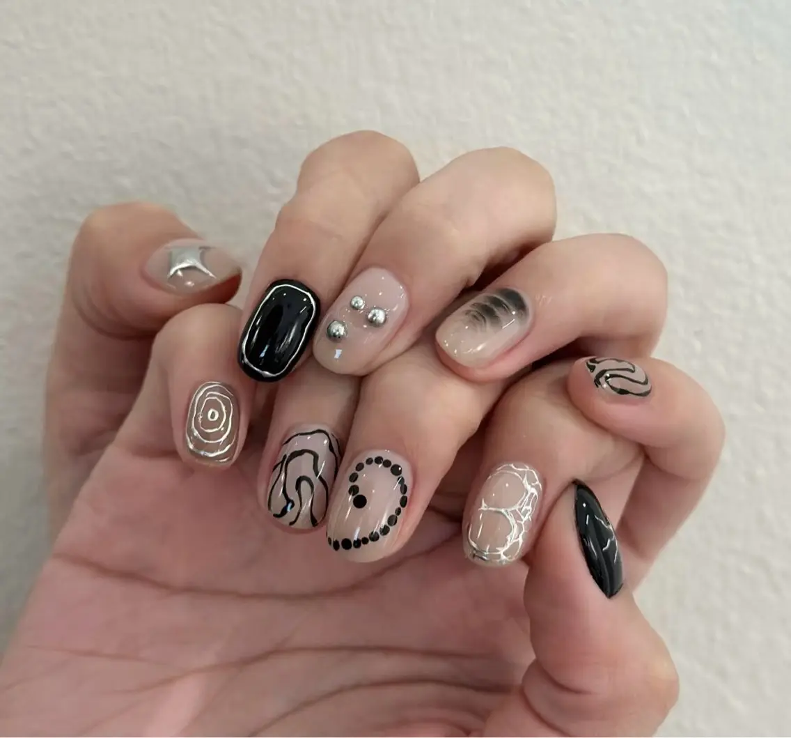 ネイル オーロラネイル フラワーネイル フットネイル フレンチネイル ジェルネイル ハンドネイル BabyYouMi nailのネイルデザイン