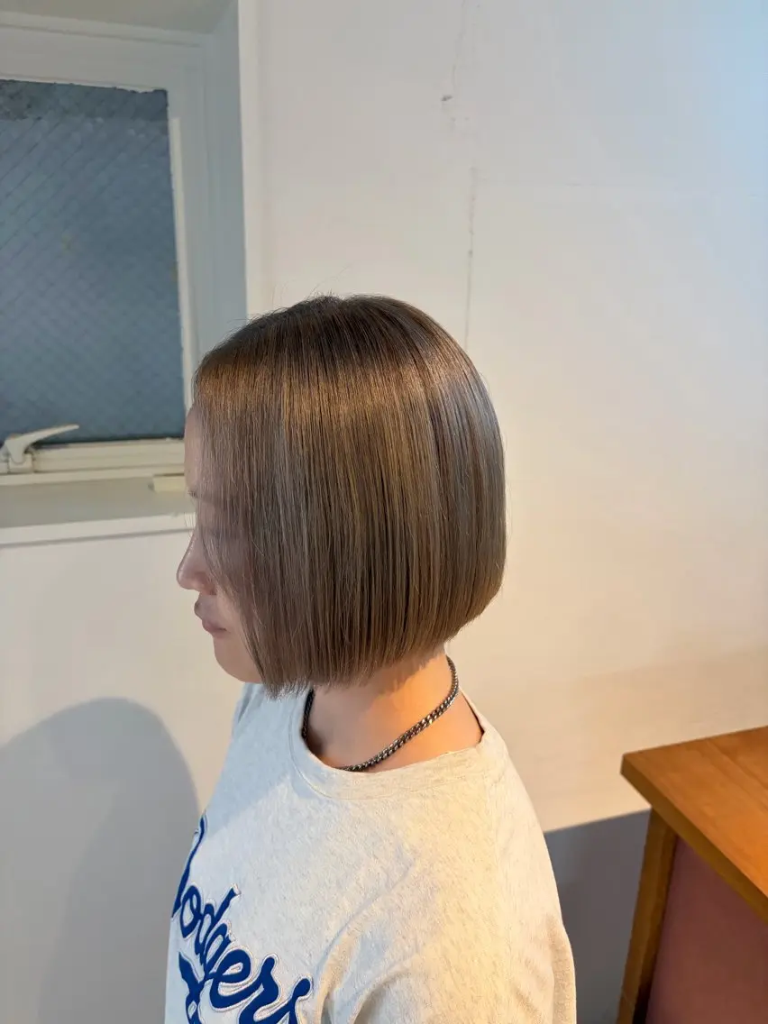 ショート カラー グレージュ ミルクティーグレージュ 艶カラー✨レイヤー/ メンズカット田中佑季のヘアスタイル