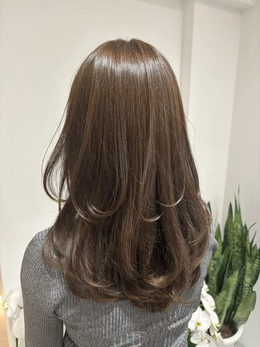 セミロング カラー ベージュカラー 透明感カラー グレージュ イルミナカラー ラベンダーカラー カット ヘアカラー トリートメント レイヤーカット🎀× 韓国風🇰🇷正源のヘアスタイル