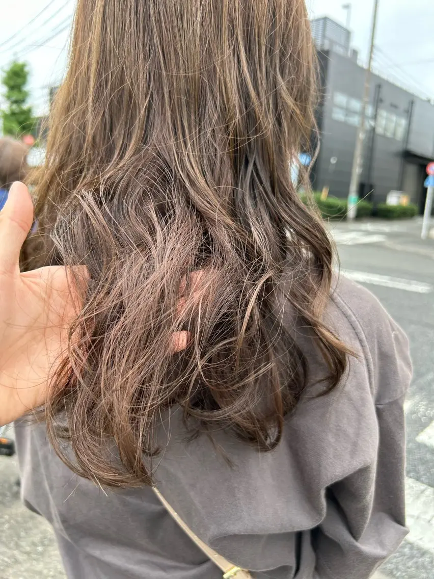 ロング カラー アッシュ ベージュカラー カット ヘアカラー トリートメント Dream30 miyuのヘアスタイル