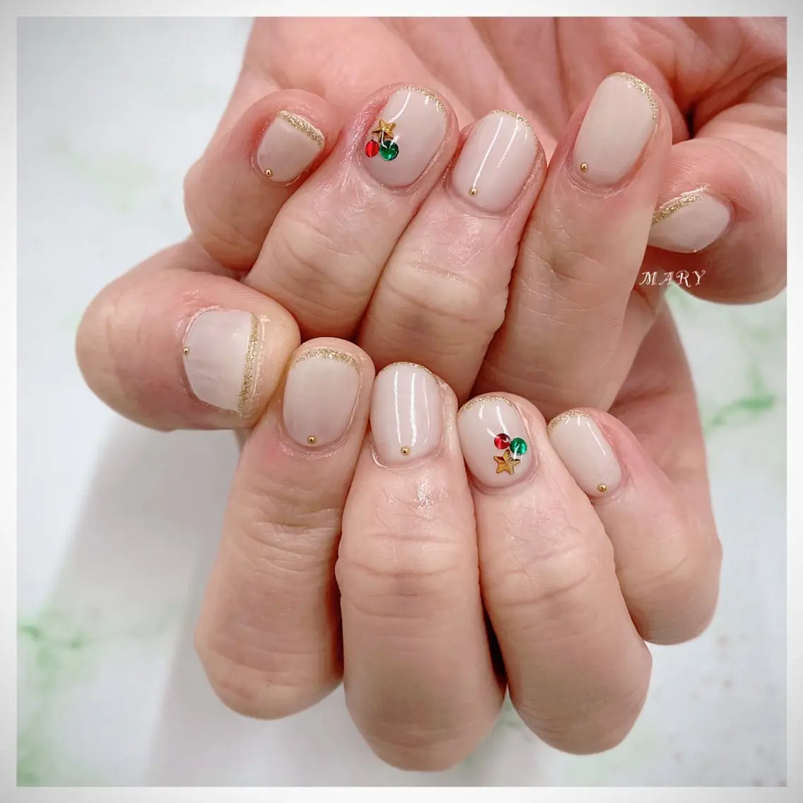 ネイル ラメ(グリッター) ニュアンスネイル ワンカラーネイル ホワイト 冬ネイル ハンドネイル Mary nail .narumiのネイルデザイン