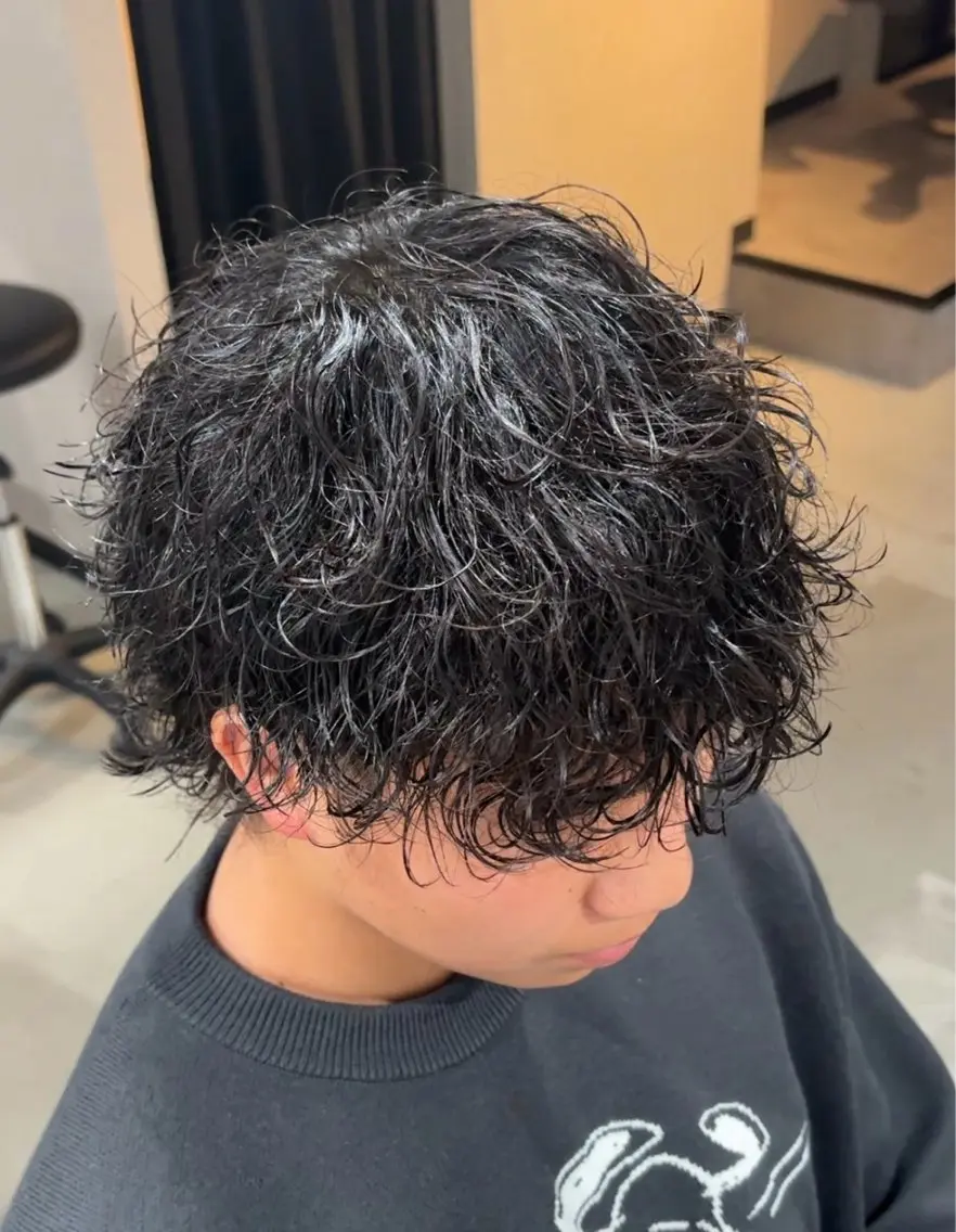 パーマ メンズ カット パーマ トリートメント 会社で浮かない ビジネスヘア/心斎橋のヘアスタイル
