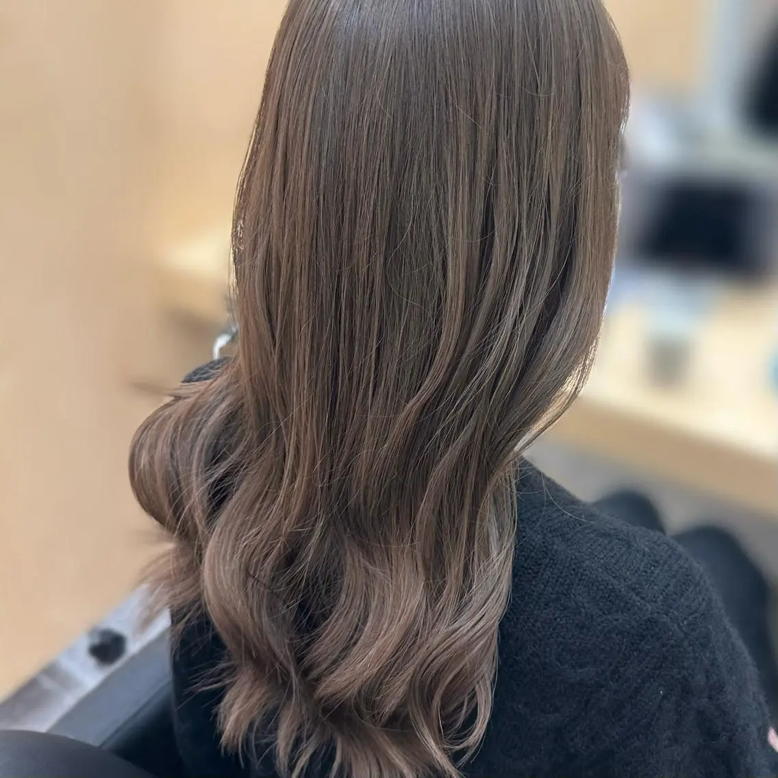 セミロング カラー ヘアアレンジ アイブロウ モテ髪💛美髪矯正 ✨艶髪特化🫧山根のヘアスタイル