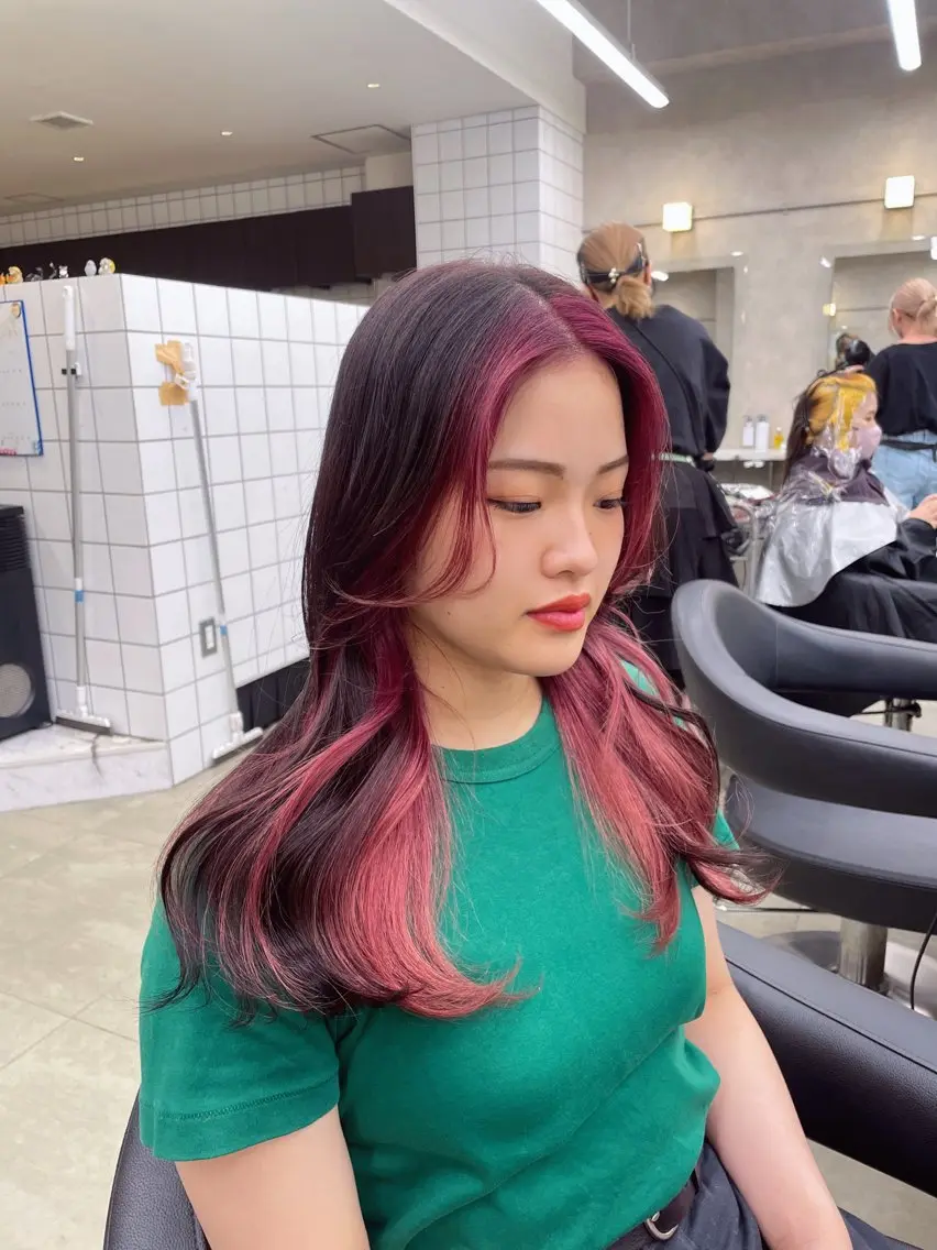 セミロング カラー 抜け感レイヤー︴ ニュアンスカラーのヘアスタイル