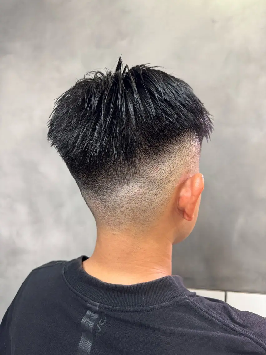 メンズ フェードカット ✂️メンズ特化美容師 💈【まりん】のヘアスタイル