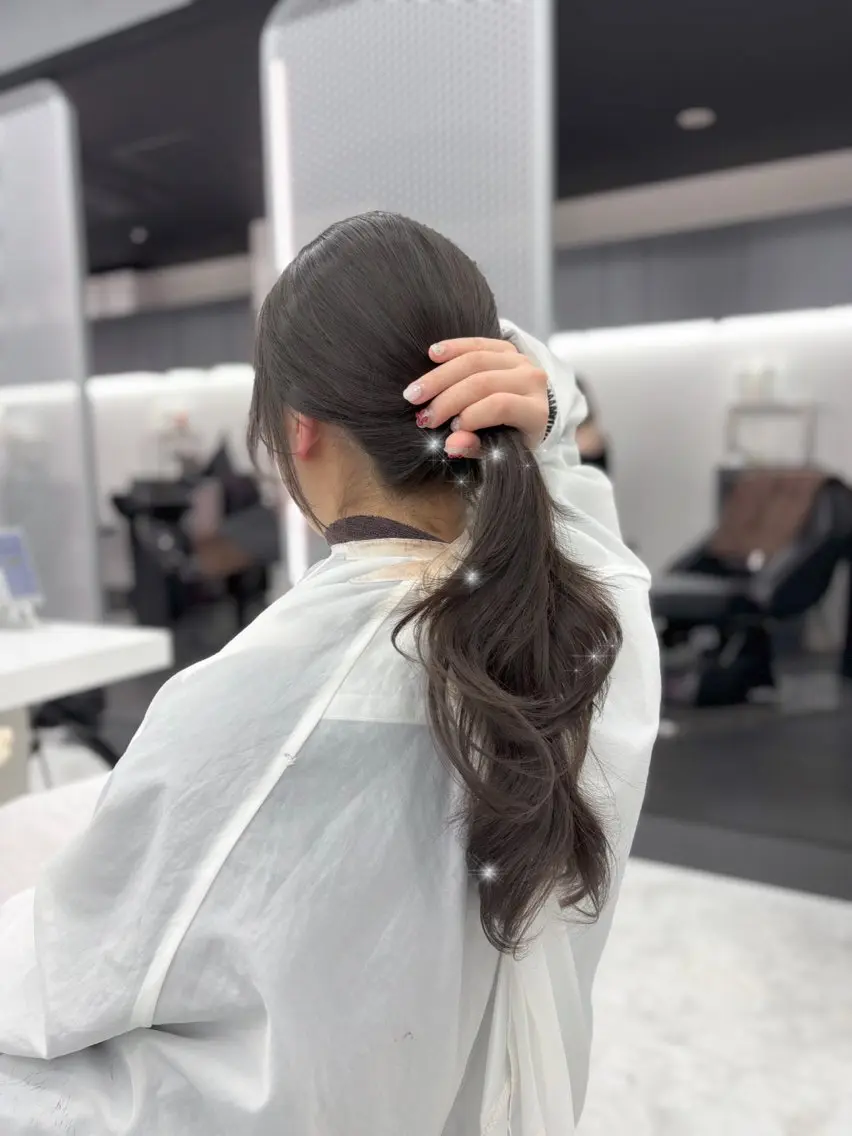 ロング カラー 抜け感レイヤー︴ ニュアンスカラーのヘアスタイル