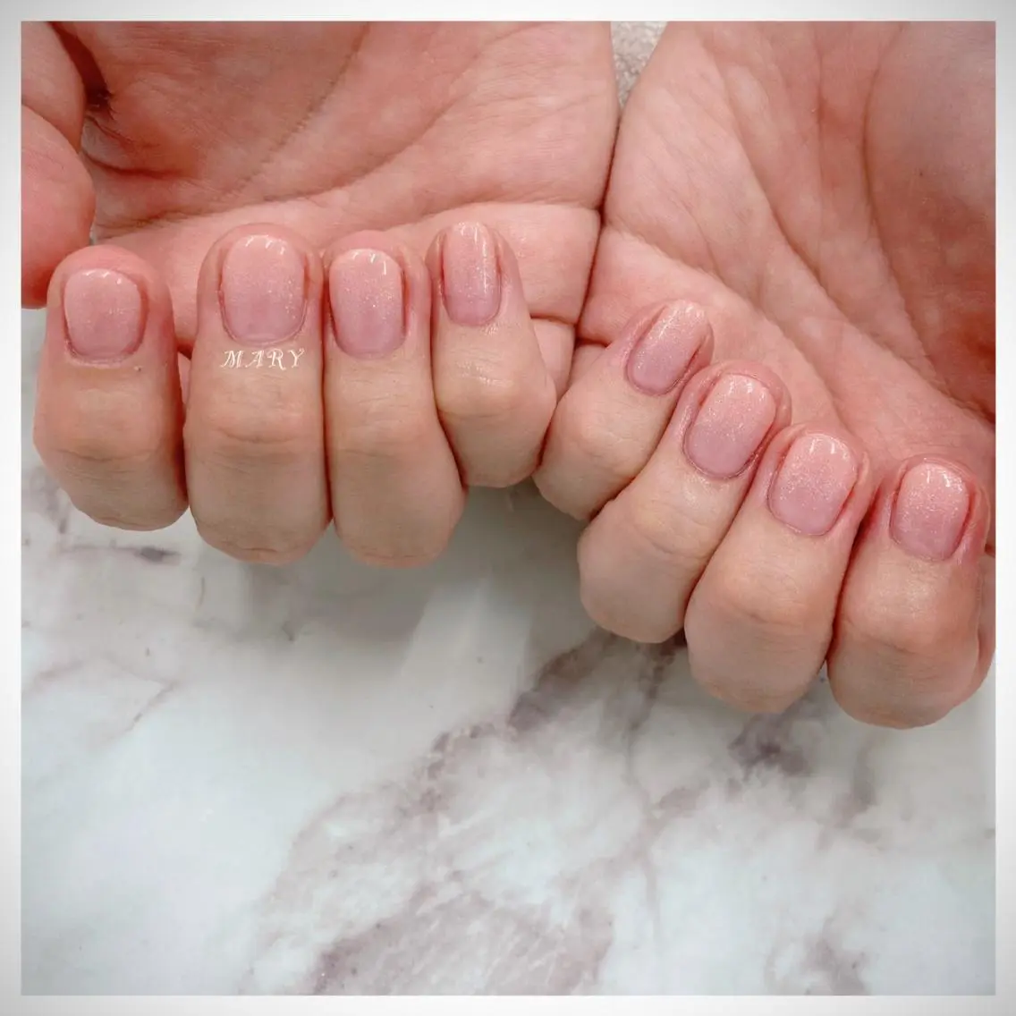 ネイル グラデーション ニュアンスネイル オフィスネイル ピンク シンプルネイル ハンドネイル Mary nail .narumiのネイルデザイン